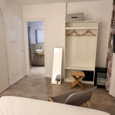 Anthias Guest house